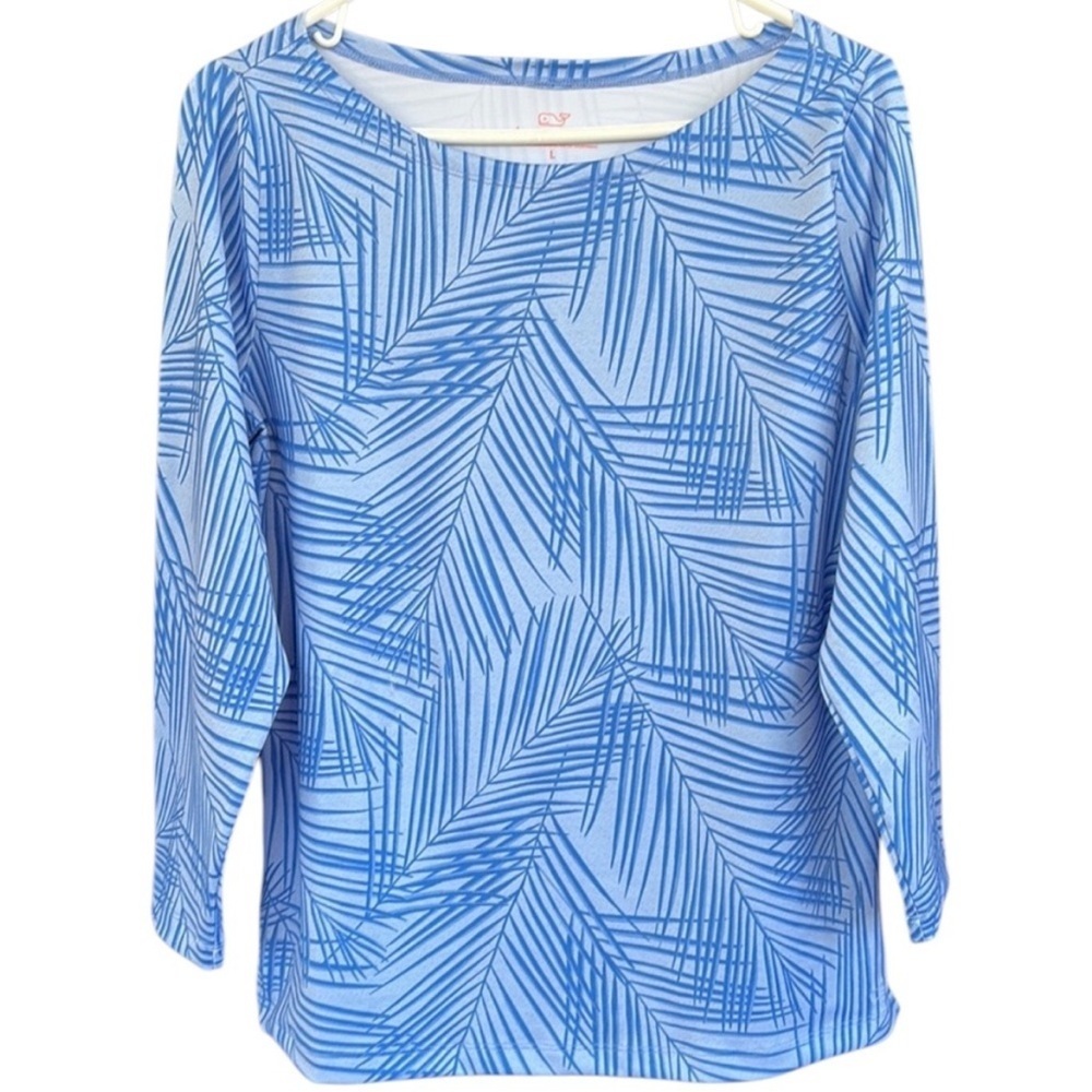 EUC Vineyard Vines Printed Sankaty Top Blue Size Large - Picture 3 of 9